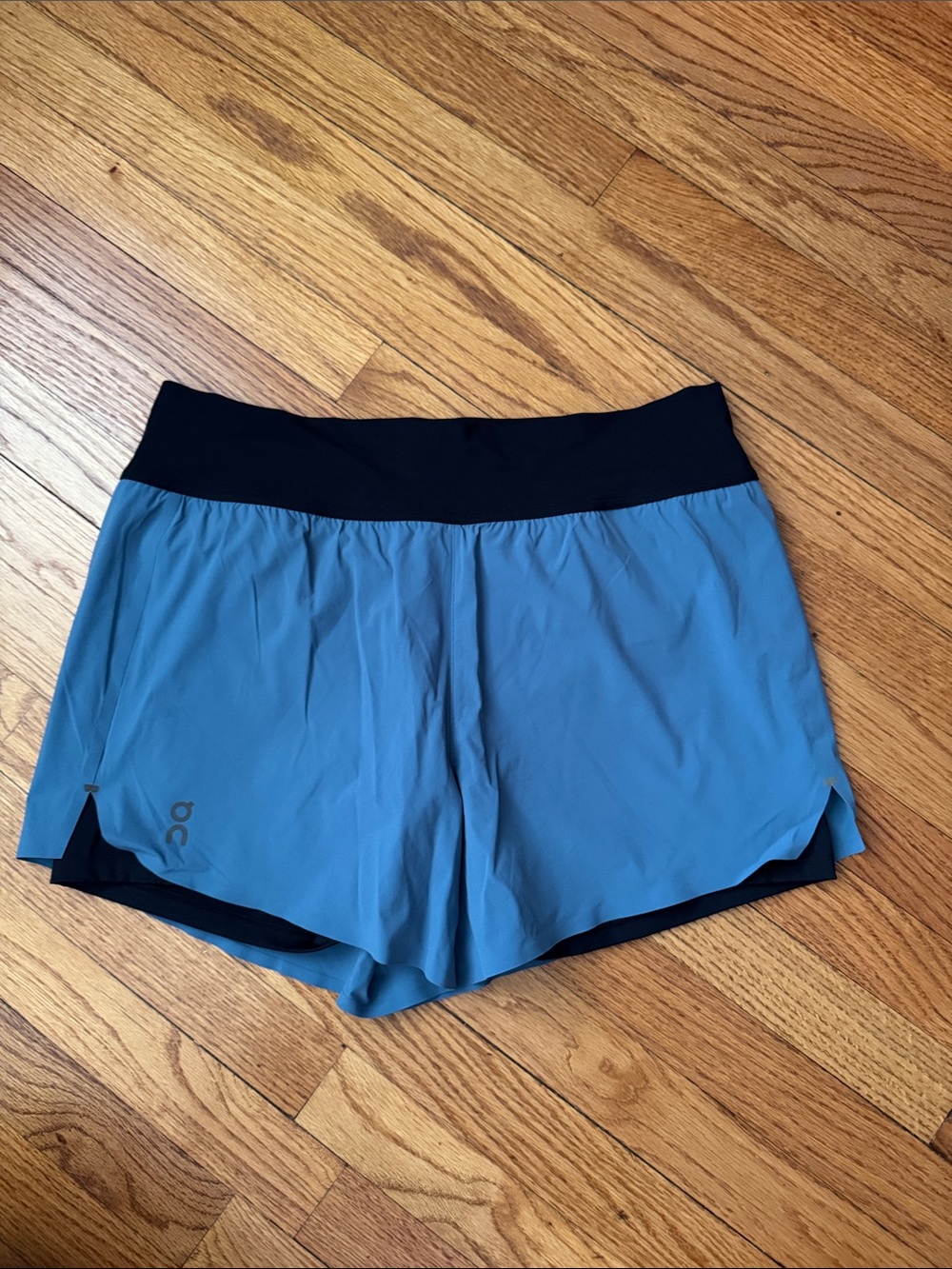 NWOT On Running Women's Athletic Shorts
